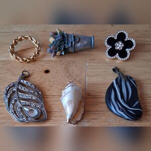 Lot Of 6 Mixed Pin Brooch & Necklace Pendant Silver & Gold Tone Costume Jewelry